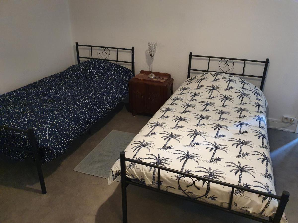 Appartement F1 Rez De Chausser Bg N°2 班莱班 外观 照片