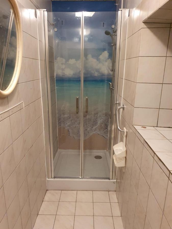 Appartement F1 Rez De Chausser Bg N°2 班莱班 外观 照片