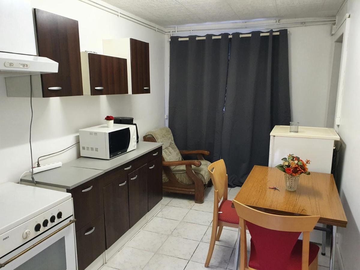 Appartement F1 Rez De Chausser Bg N°2 班莱班 外观 照片