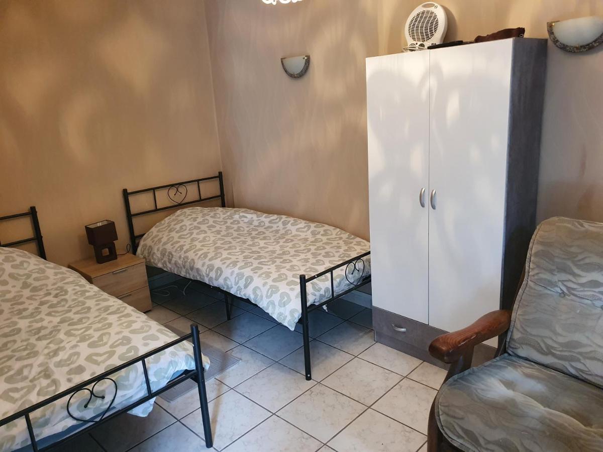 Appartement F1 Rez De Chausser Bg N°2 班莱班 外观 照片